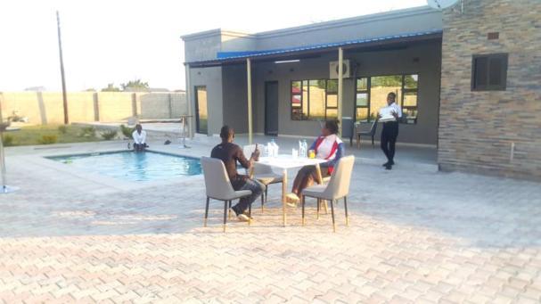 Legends Executive Lodge Choma Bagian luar foto