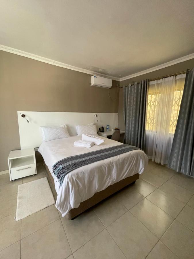 Legends Executive Lodge Choma Bagian luar foto