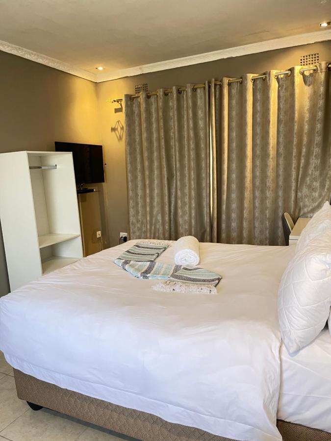 Legends Executive Lodge Choma Bagian luar foto