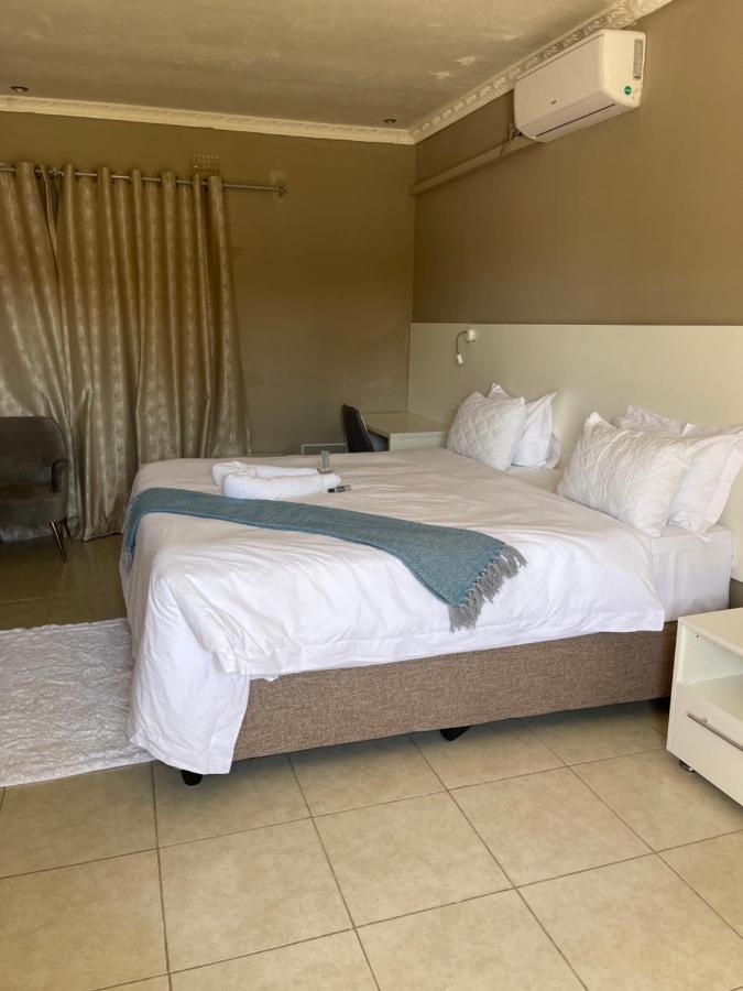 Legends Executive Lodge Choma Bagian luar foto